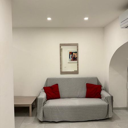 Re House Suite & Deluxe Apartament 아스콜리피체노 외부 사진