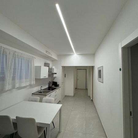 Re House Suite & Deluxe Apartament 아스콜리피체노 외부 사진
